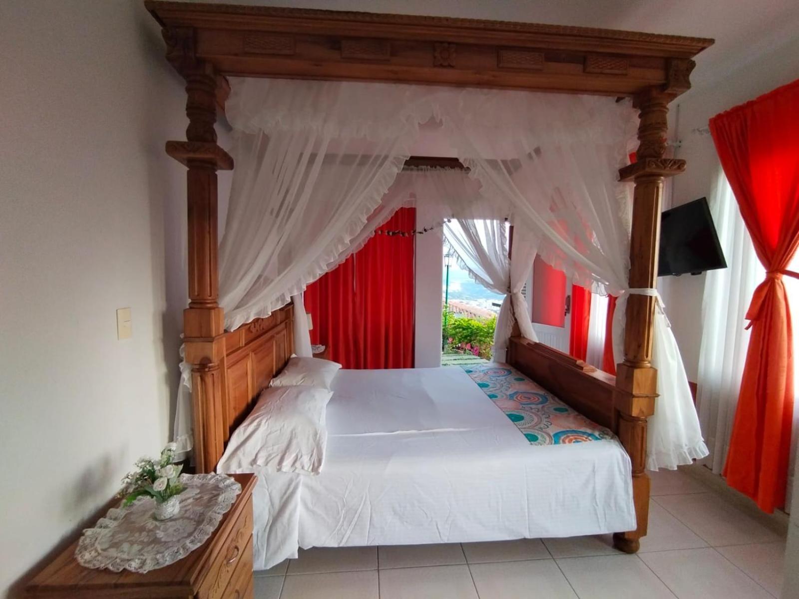 Ilusión Hotel 2*